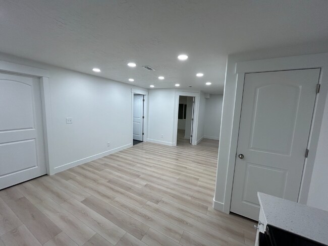 Photo - 2081 N 4100 W Unidad One Bedroom Apartment