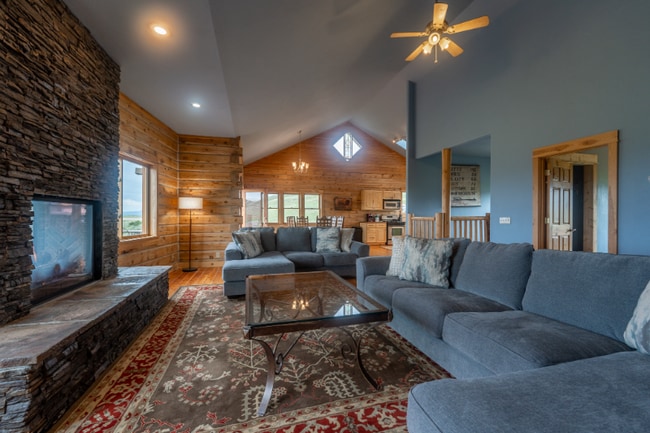 Photo - 405 Goat Mountain