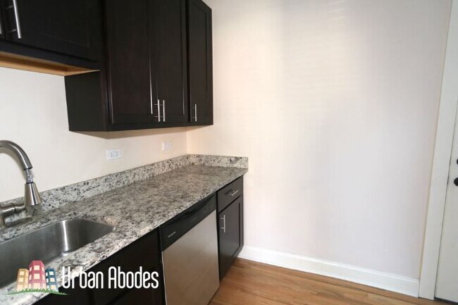 Photo - 4040 N Ashland Ave