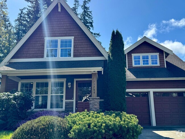 Building Photo - Bainbridge Island Craftsman home .....in t...