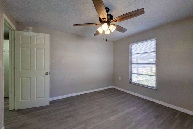 Building Photo - 17125 Rich Jo Cir Rental
