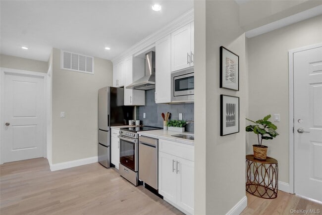 Photo - 610 Jericho Tpke Unit 608