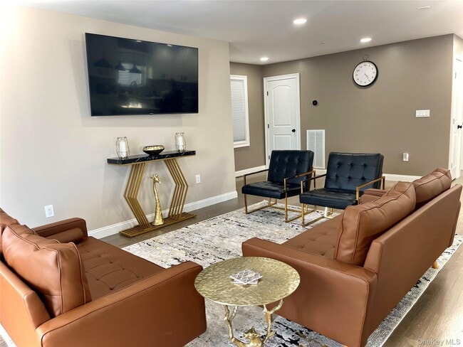 Photo - 91 E Fulton St