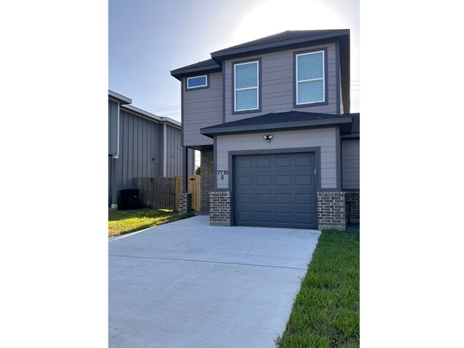 Photo - 7710 Darnay Dr