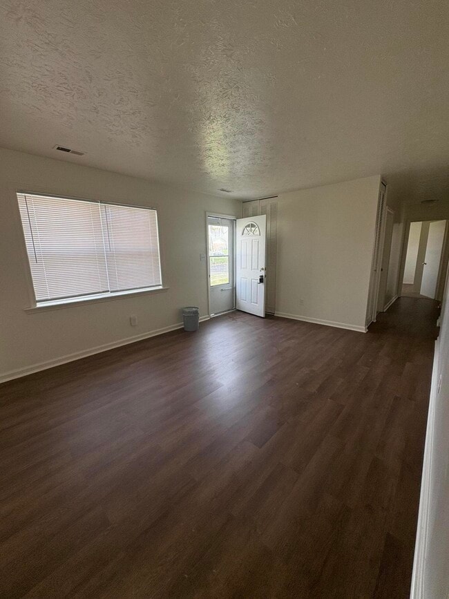 Photo - 1280 Ascot Park