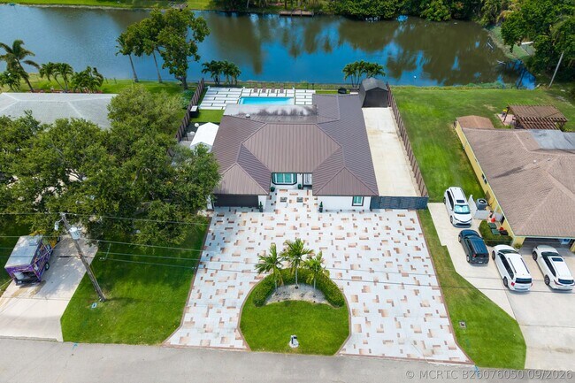 Photo - 1821 Carissa Rd