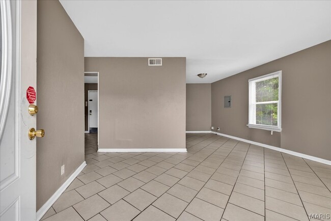 Photo - 6018 Evergreen Blvd