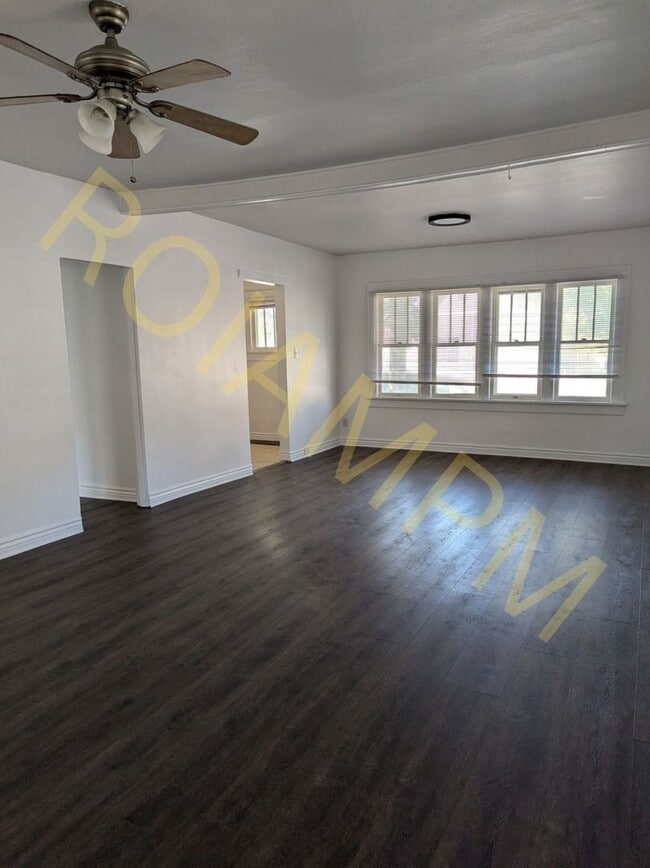 Photo - 359 2nd Ave N