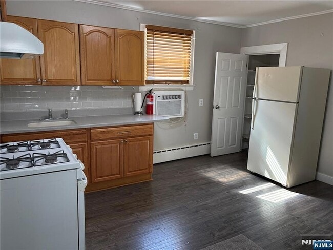 Photo - 106 Grand St