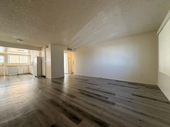 Building Photo - 3351 W Harmont Dr Unit 3351-03