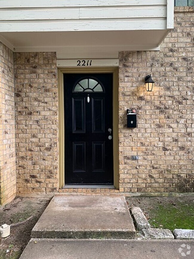 Building Photo - 2 bed 2 bath Condo Walking Distance to SFA!