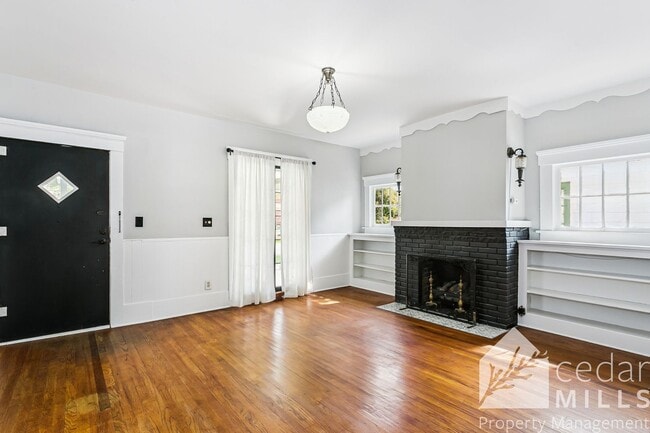 Photo - 3329 E 1st St N
