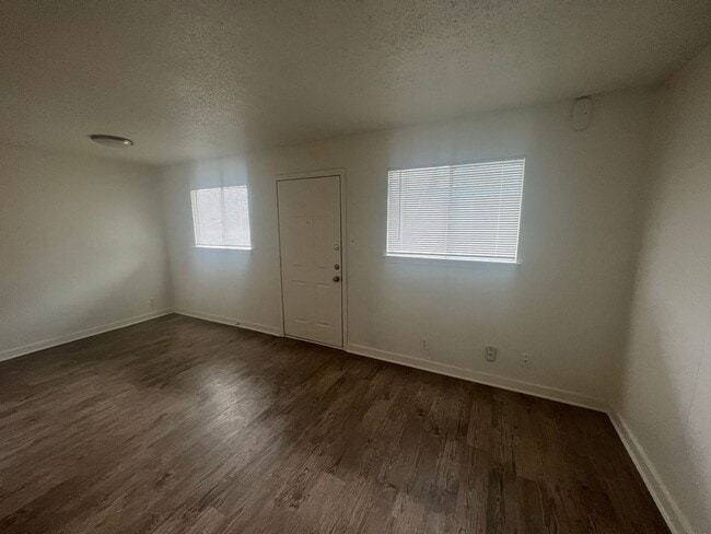 Photo - Great one bedroom in Hyde Park Unit 110
