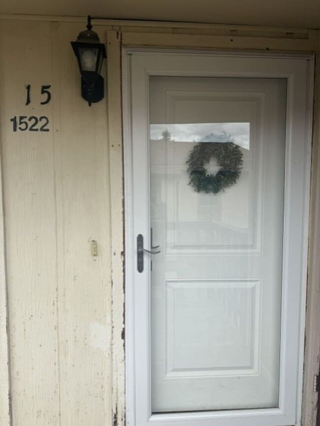 Building Photo - 1522 Trent Ct Unit 15