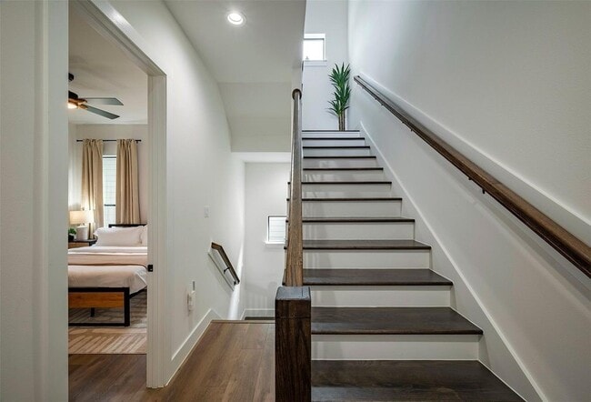 Building Photo - 1305 E 27th St