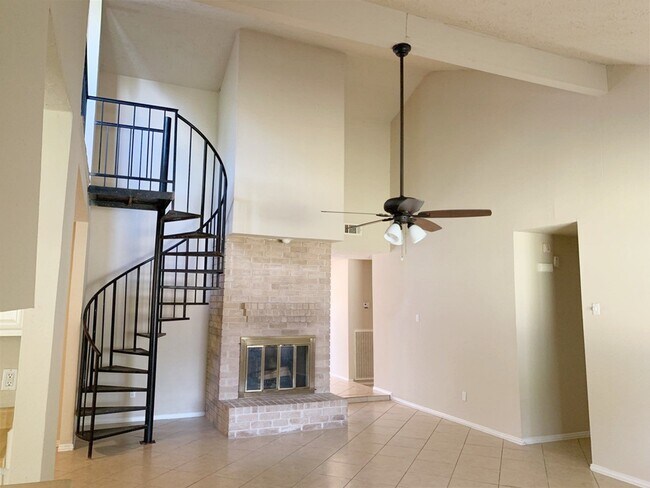 Photo - 17138 Cutter Way