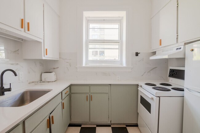 Building Photo - 1245 Rue St Marc Unit 16