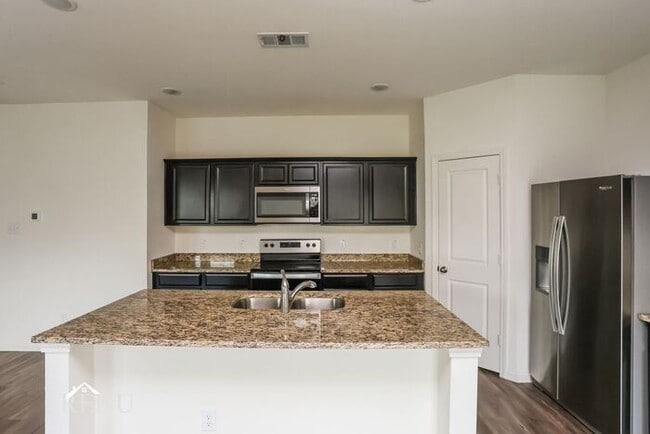 Photo - 6129 Harrah Ln