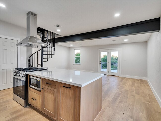 Photo - 7016 Delesandri Dr