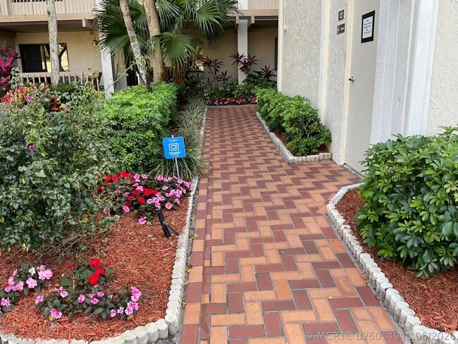 Building Photo - 14475 Strathmore Ln Unit 501
