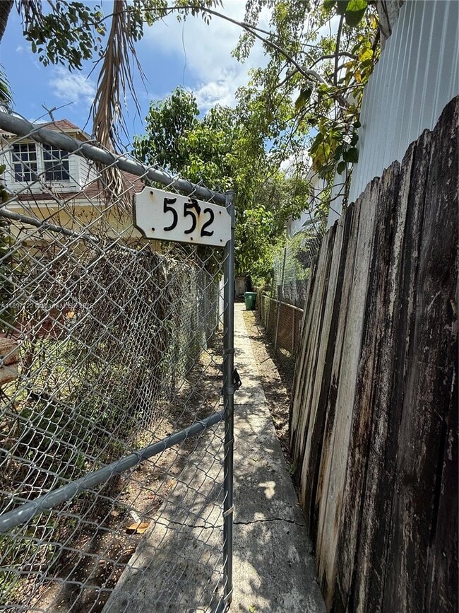 Photo - 552 NW 1st St Unidad 3