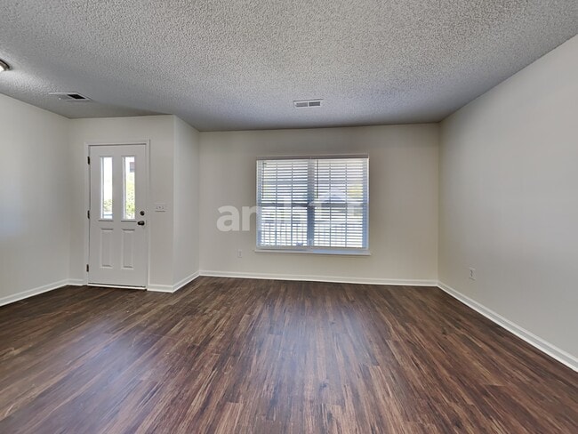 Photo - 5069 Thornton Dr