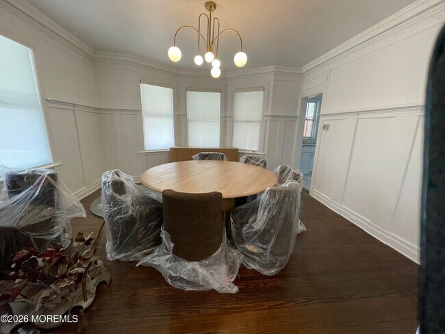 Photo - 211 Cedar Ave