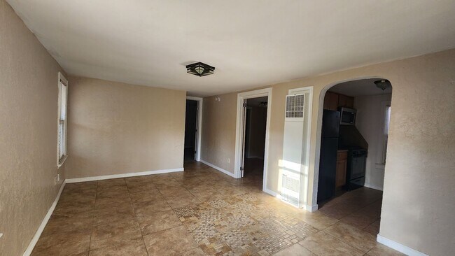 Photo - 2 Bed 1 Bath in the University Add Near Pa...