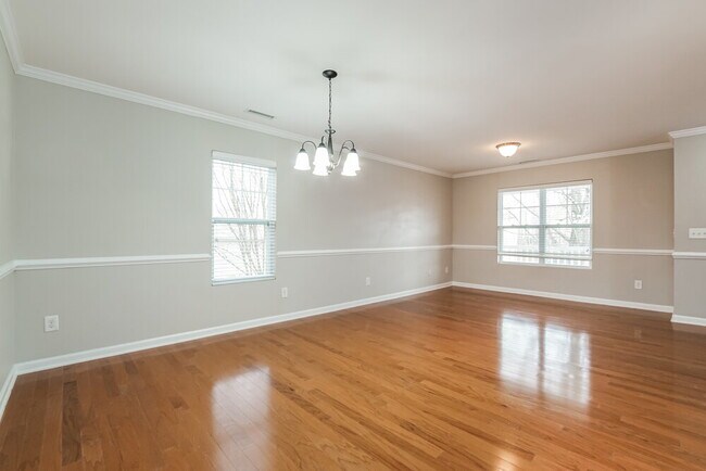 Photo - 167 Woodcreek Ln