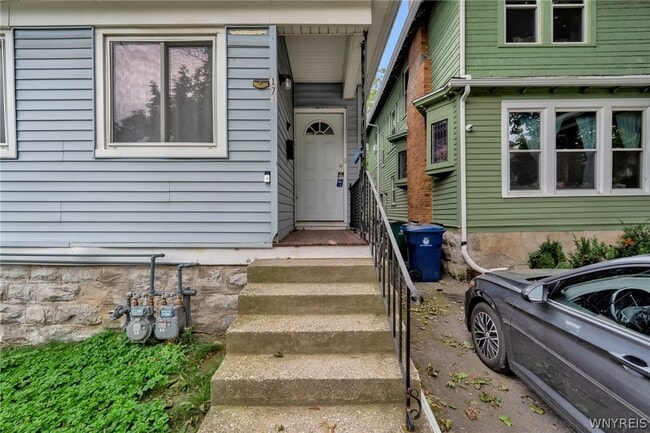 179 Oxford Ave