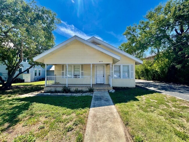 Photo - Charming + Convenience - 3 Bedroom, 2 Bathroom Home