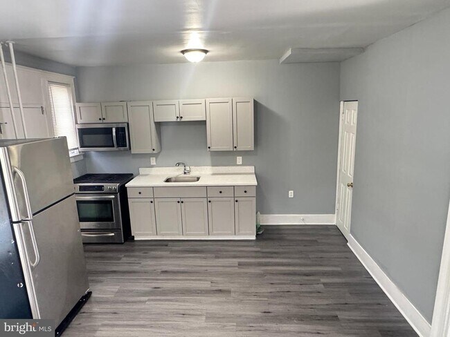 Photo - 3400 Elmley Ave