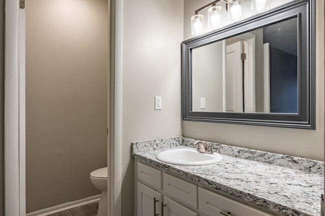 2BR, 1.5BA - 943SF - Primary Bathroom