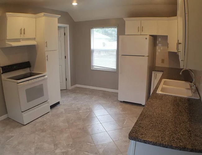 Building Photo - Single Family Home Located in Dubuque, IA!