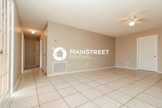 Photo - 3 Bedroom Pet-Friendly Home in Spring Hill, FL with Main Street Renewal
