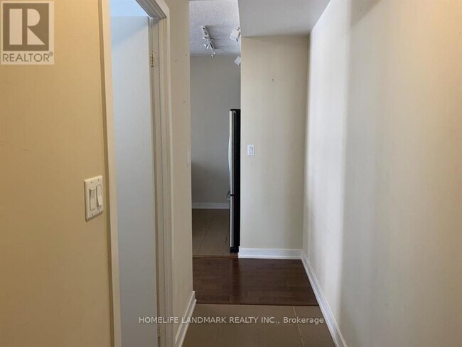 Photo - 4070 Confederation Pkwy Unit 1002