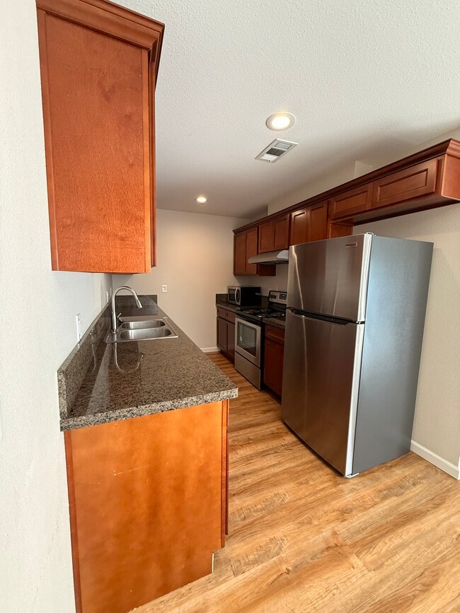 Photo - 1352 Drake Dr Unidad D