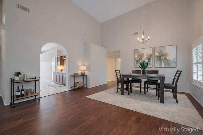 Photo - 5814 N Magazine Cir