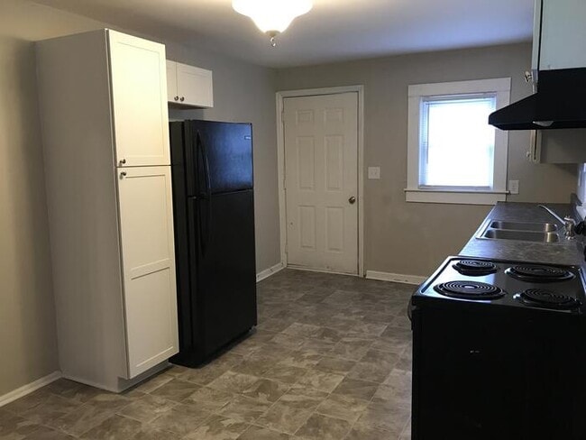 Photo - Huntersville: 3 bedroom 1 bath home