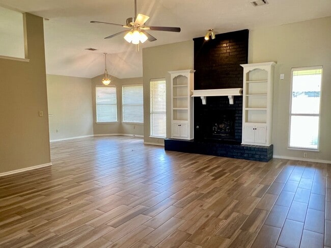 Photo - 9300 Buttonwood Ave Casa