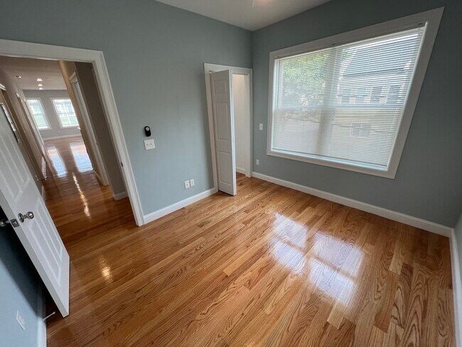 Photo - 29 Cameron Ave Unit 3