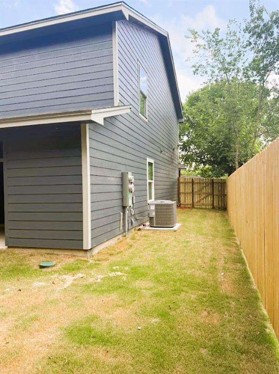 240 W Elm St