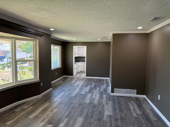 Photo - 3821 E Everglade Ave