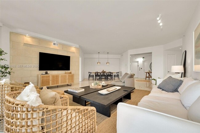 Photo - 733 Crandon Blvd Unit 406