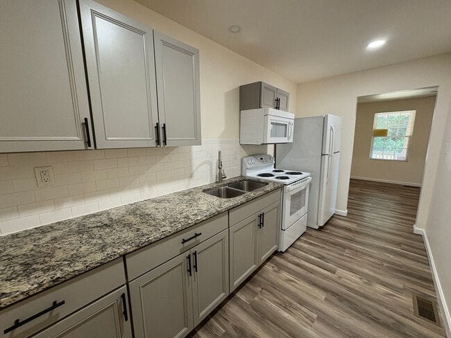 Photo - Rent Special on Affordable Duplex in Ender...