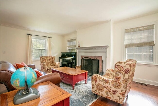 Photo - 306 Quaker Rd