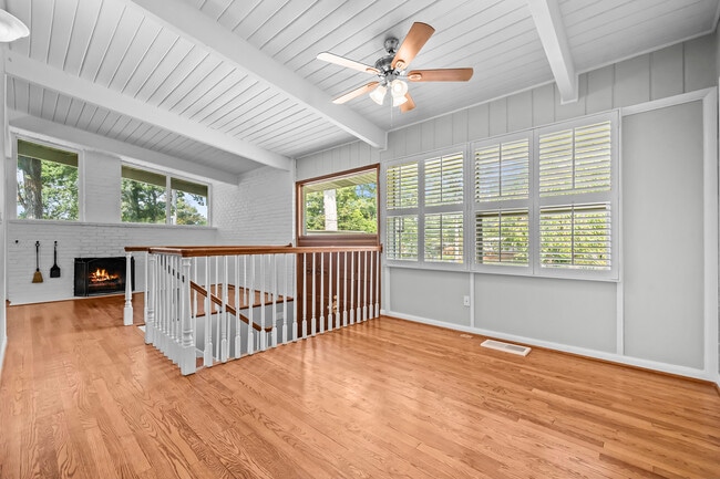 Photo - 7403 Carmine St