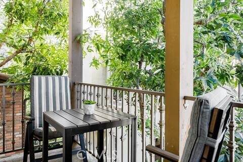 Photo - 209 Tall Oak