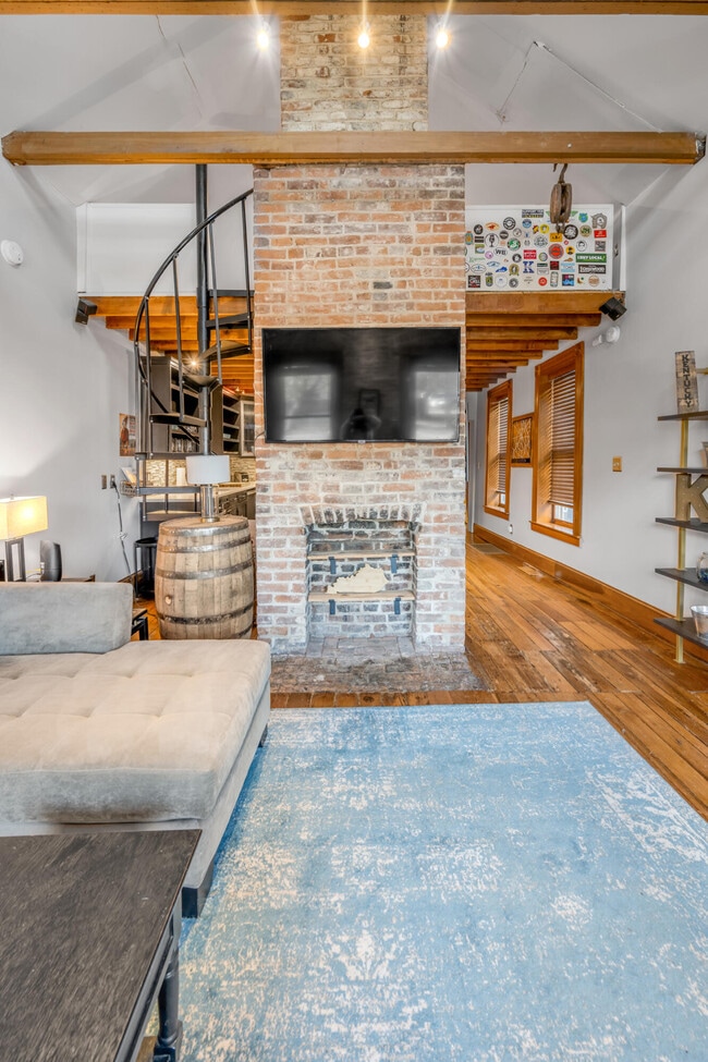 Photo - 419 S Upper St