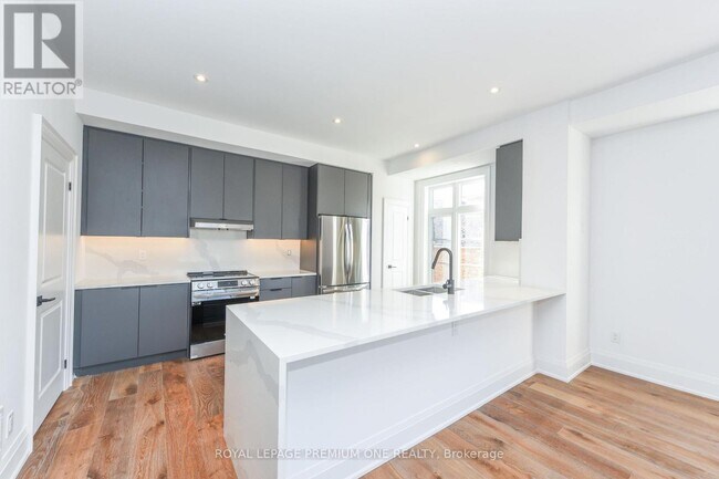 Photo - 40 Lunar Cres